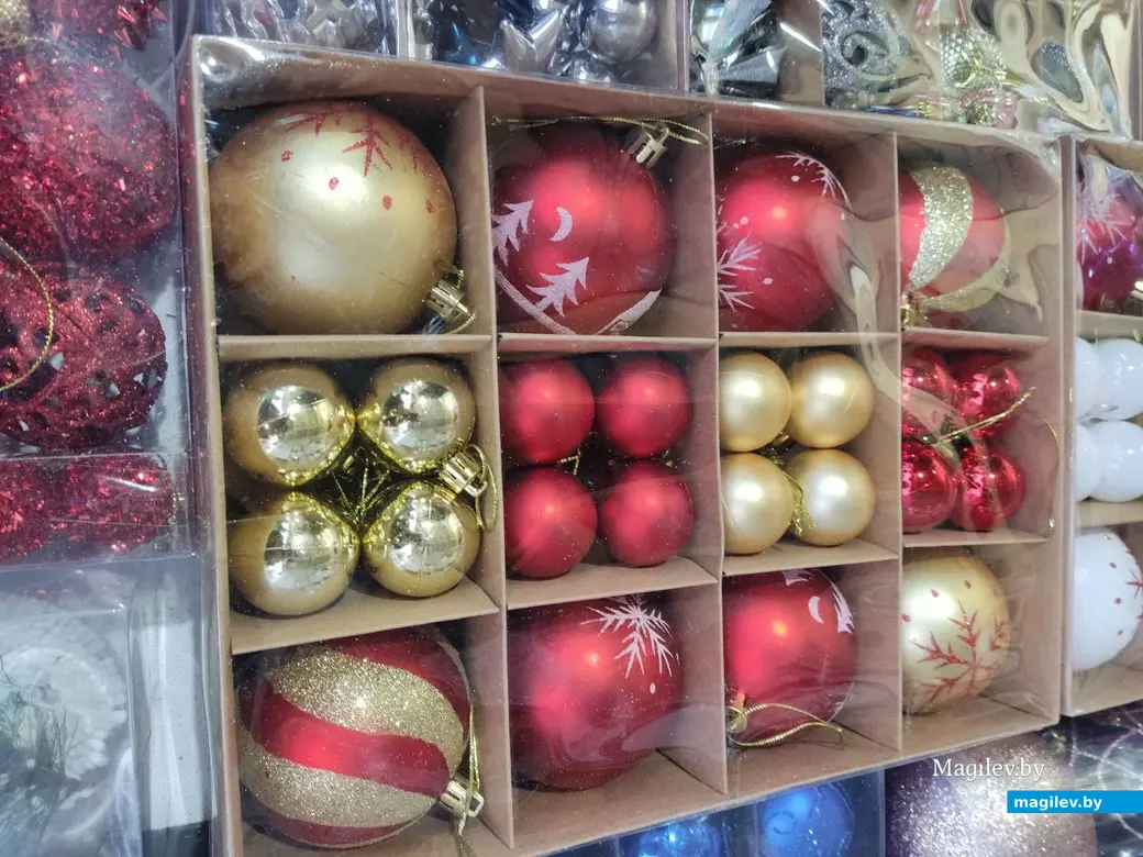 Новогодняя ярмарка у ТЦ «Арбат» в Заднепровье. Могилев, 6.12.2022 г