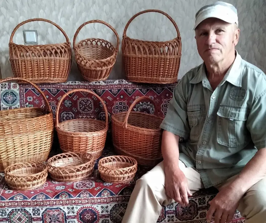 Изделия Александра Сойки.