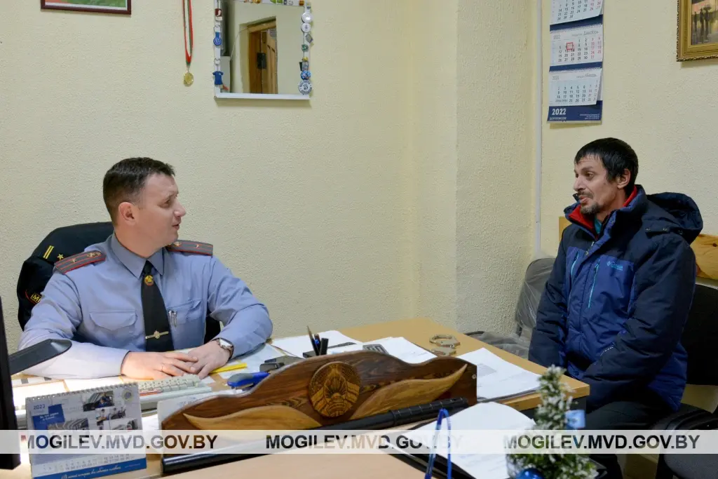 На приеме у участкового. Фото: УВД Могоблисполкома