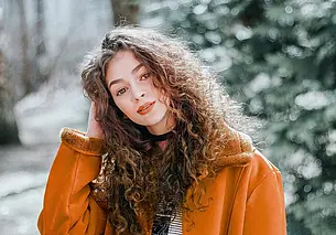 Плюсы и минусы афронаращивания волос: все, что нужно знать о бьюти-процедуре