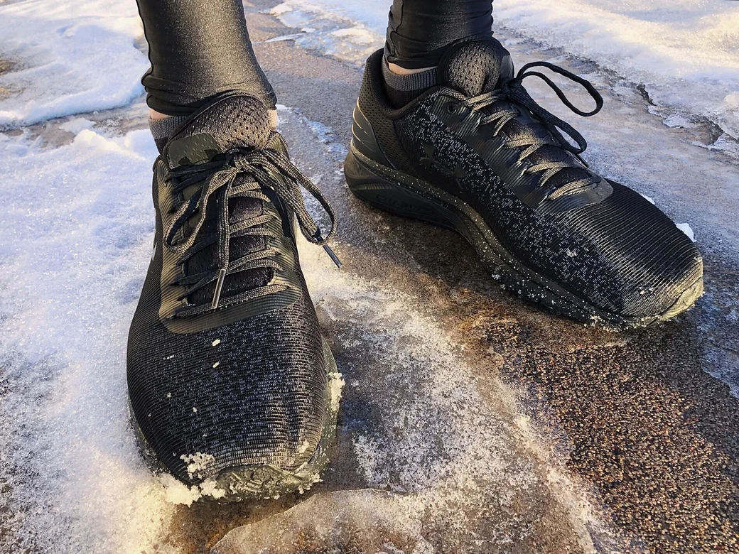 Старайтесь выбирать соответствующую погоде обувь.