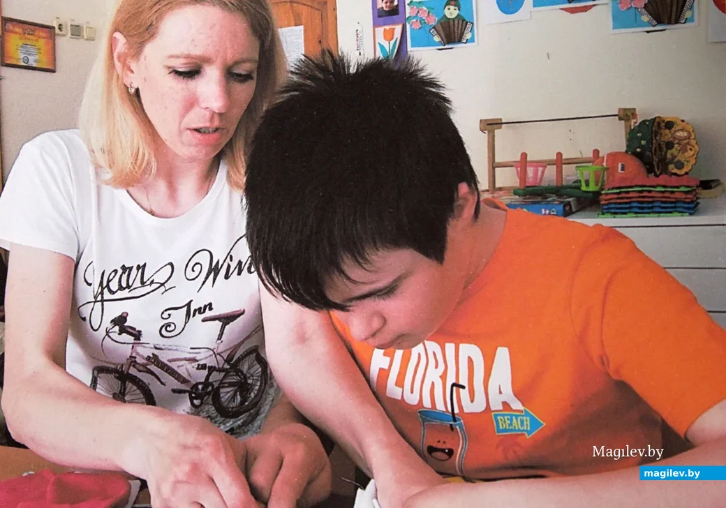 Выставка «Прикосновение к цвету». Выставочный зал. Могилев, 9 декабря 2022 года.