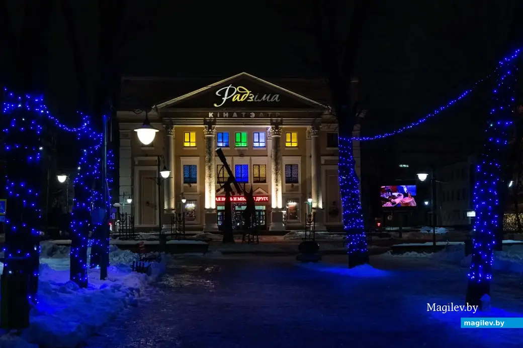 В кинотеатре «Родина» наш корреспондент обнаружил очередь за билетами на фильм «Чебурашка»