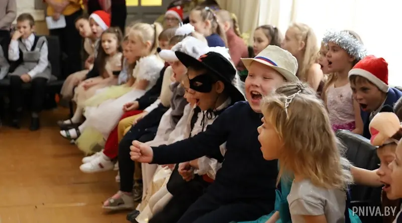 Театрализованное представления «Совершенно секретная история» прошло в актовом зале ООО «Птицефабрика «Романовичи». Фото: pniva.by