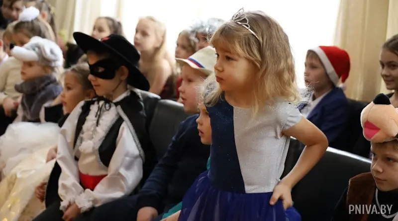 Театрализованное представления «Совершенно секретная история» прошло в актовом зале ООО «Птицефабрика «Романовичи». Фото: pniva.by