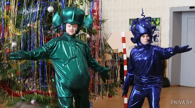 Театрализованное представления «Совершенно секретная история» прошло в актовом зале ООО «Птицефабрика «Романовичи». Фото: pniva.by