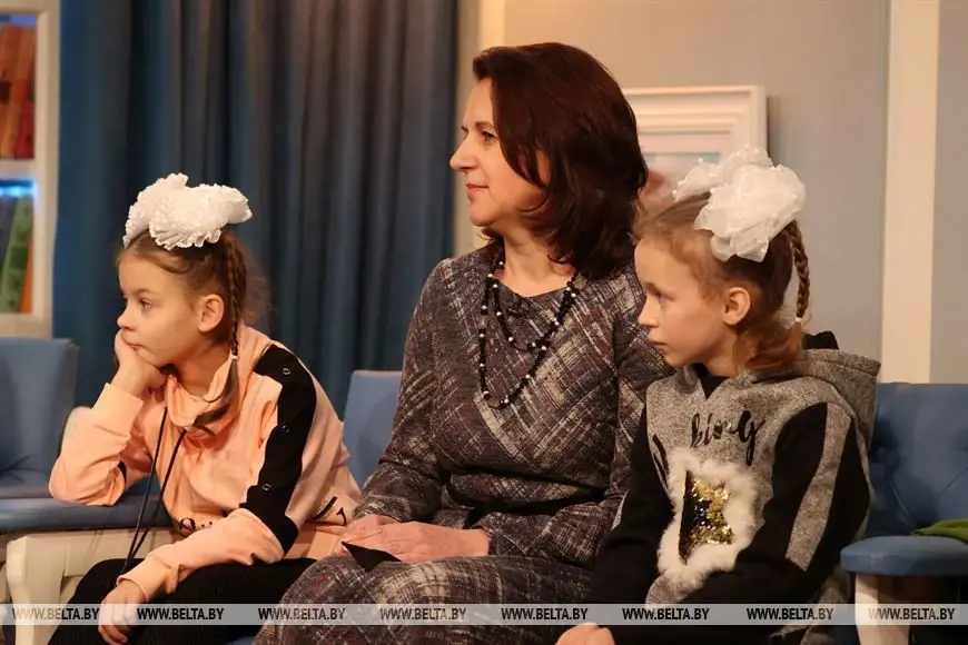 Благотворительный телемарафон «Согреем детские сердца» в прямом эфире телеканала «Беларусь 4 Могилев». Могилев, 16.12.2022 г. Фото: БЕЛТА