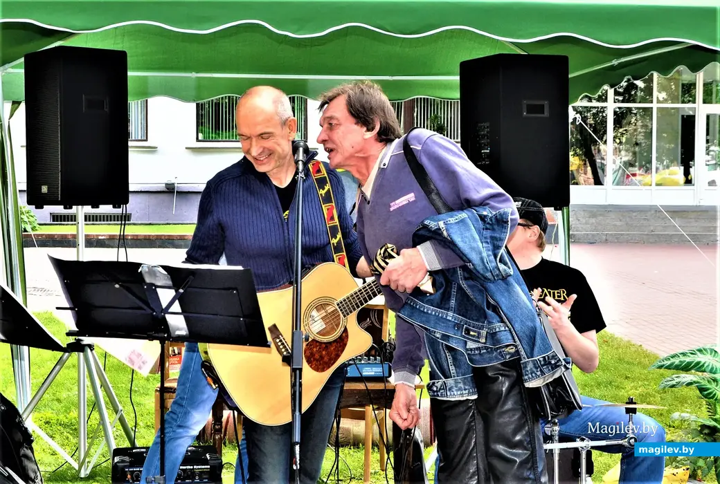 Пьянзин – Коноплеву: «Спасибо, Серега, за музыку!». Могилев, 2014 год.