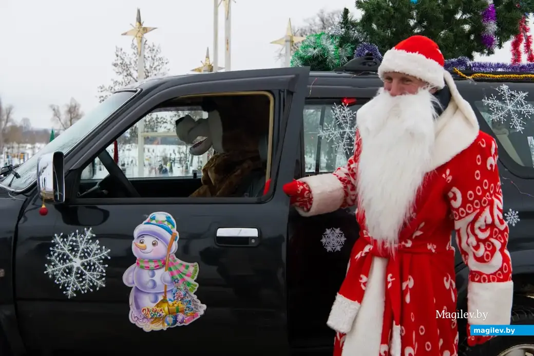 Могилев, 17 декабря 2022 года. В гостях у сказки. Открытие Домика Деда Мороза в Подниколье.