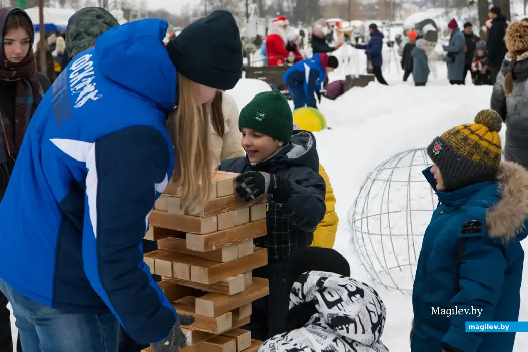 Могилев, 17 декабря 2022 года. В гостях у сказки. Открытие Домика Деда Мороза в Подниколье.