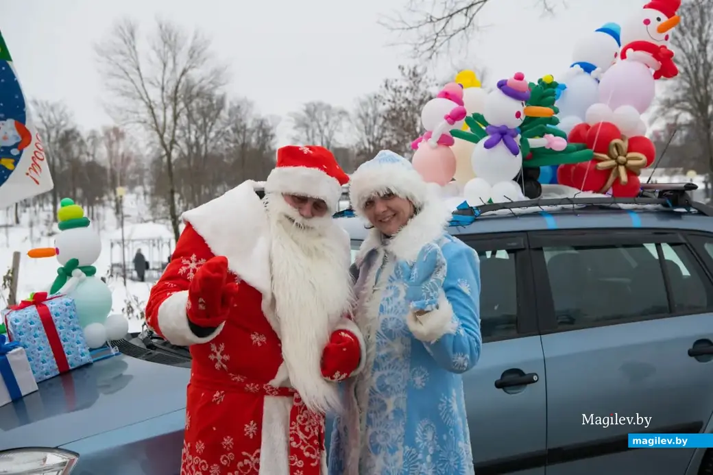 Могилев, 17 декабря 2022 года. В гостях у сказки. Открытие Домика Деда Мороза в Подниколье.