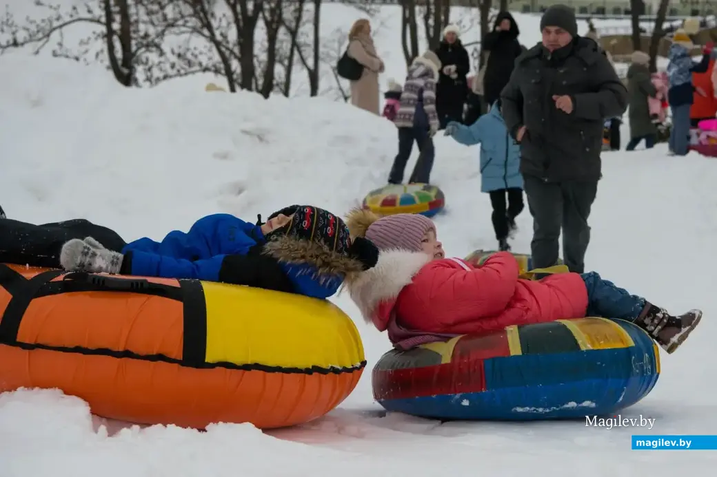 Могилев, 17 декабря 2022 года. В гостях у сказки. Открытие Домика Деда Мороза в Подниколье.