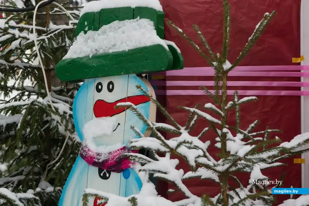 Могилев, 17 декабря 2022 года. В гостях у сказки. Открытие Домика Деда Мороза в Подниколье.