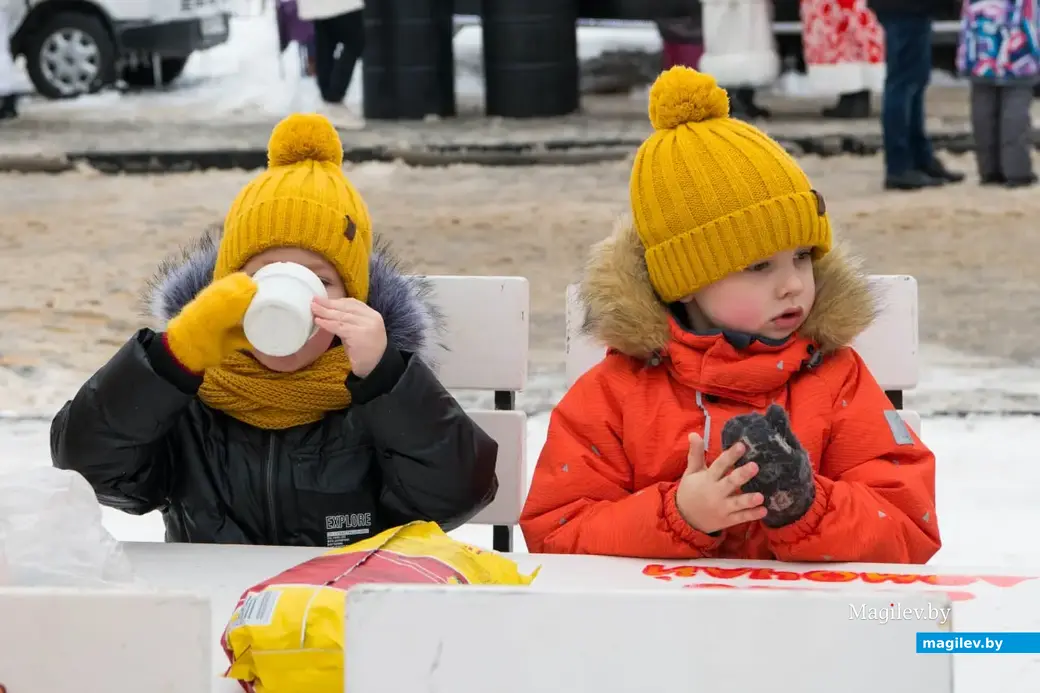 Могилев, 17 декабря 2022 года. В гостях у сказки. Открытие Домика Деда Мороза в Подниколье.