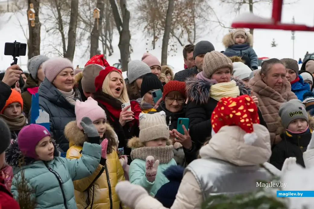 Могилев, 17 декабря 2022 года. В гостях у сказки. Открытие Домика Деда Мороза в Подниколье.