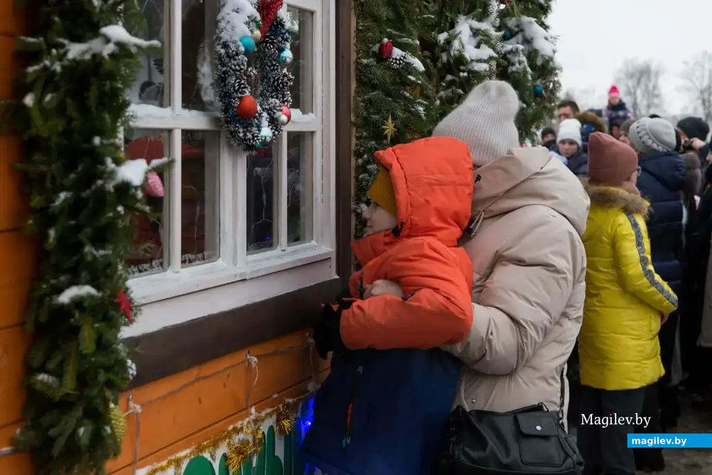 Могилев, 17 декабря 2022 года. В гостях у сказки. Открытие Домика Деда Мороза в Подниколье.
