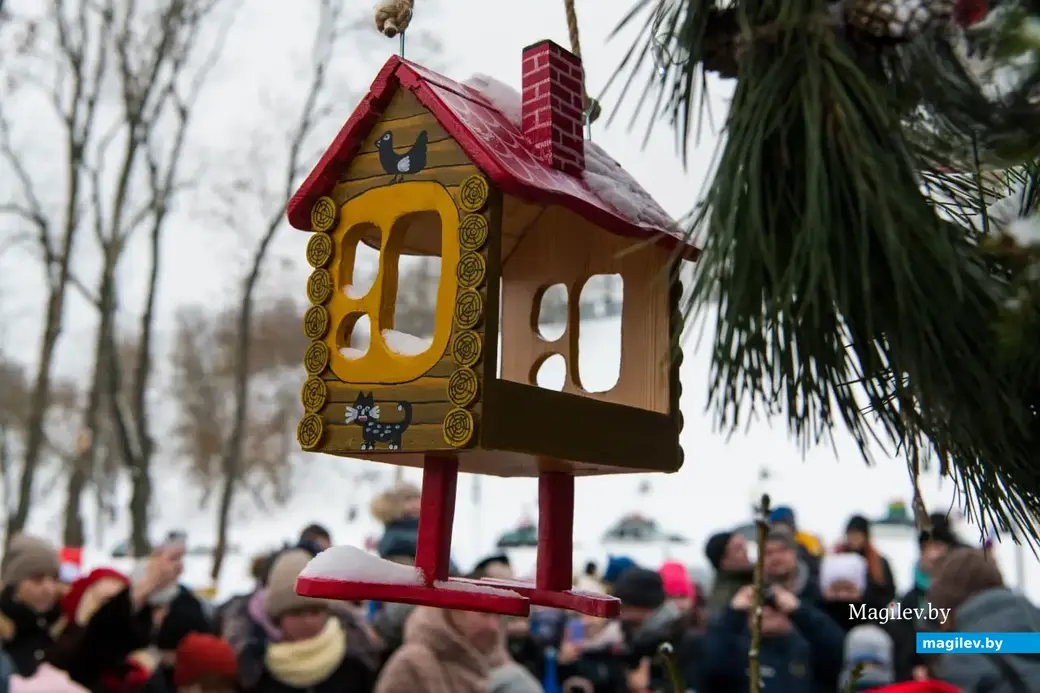 Могилев, 17 декабря 2022 года. В гостях у сказки. Открытие Домика Деда Мороза в Подниколье.