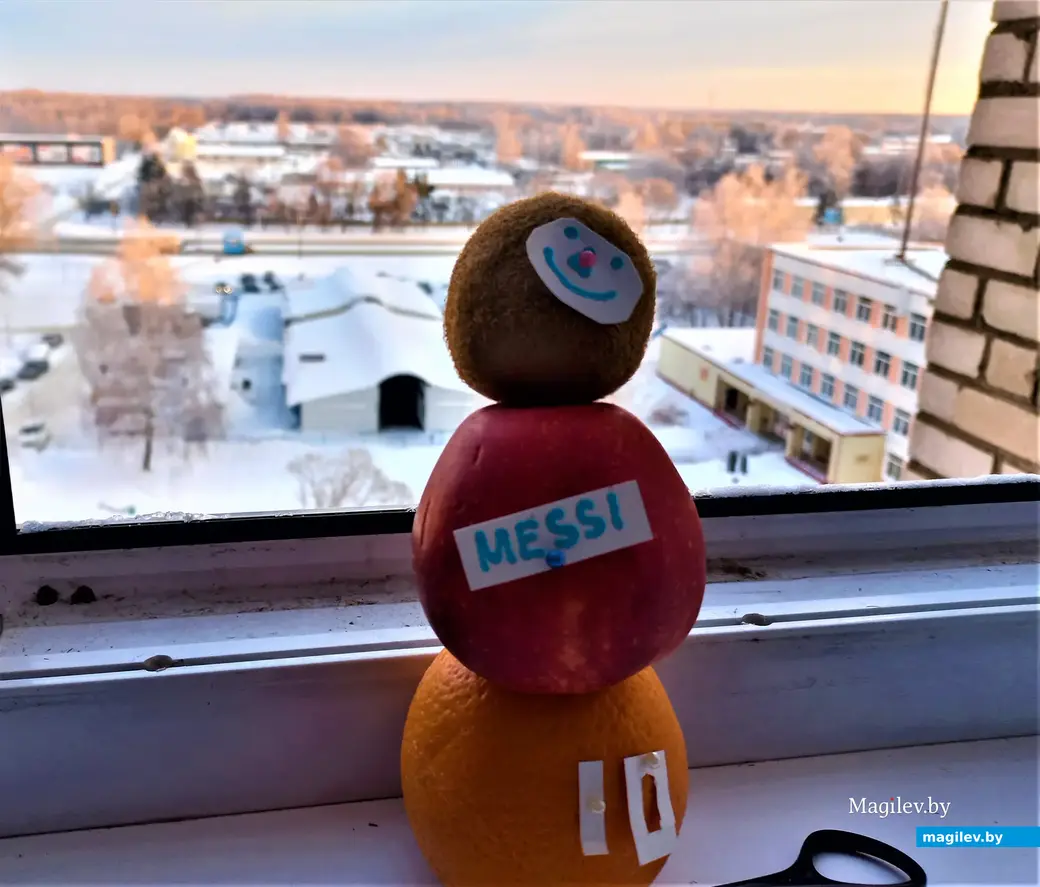 Месси и в Могилеве – Месси! Пусть даже и во фруктовом исполнении! (апельсин, яблоко плюс киви).