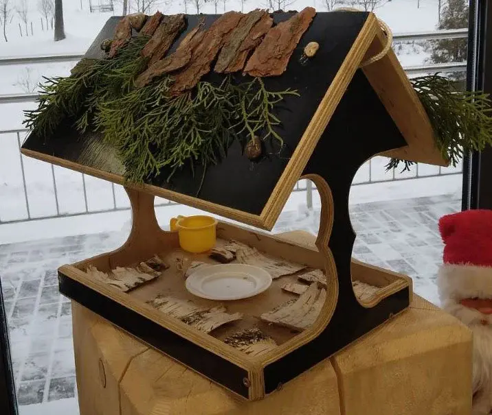 Конкурсная работа. Конкурс кормушек для птиц в парке Подниколья. Могилев декабрь 2022 года.