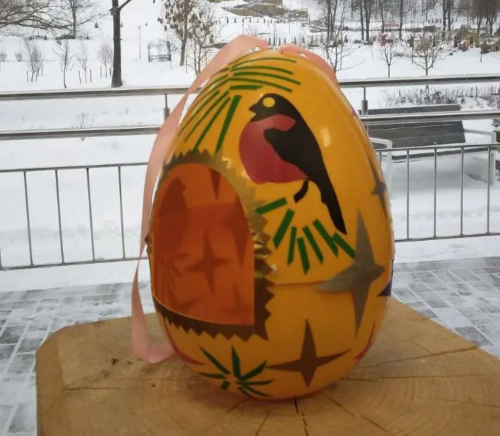 Конкурсная работа. Конкурс кормушек для птиц в парке Подниколья. Могилев декабрь 2022 года.