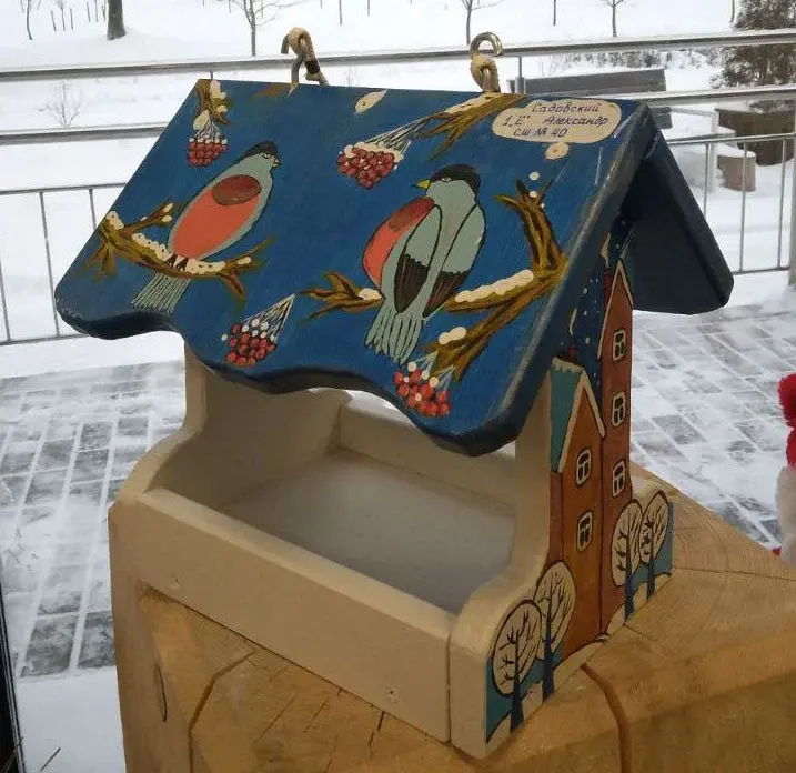 Конкурсная работа. Конкурс кормушек для птиц в парке Подниколья. Могилев декабрь 2022 года.