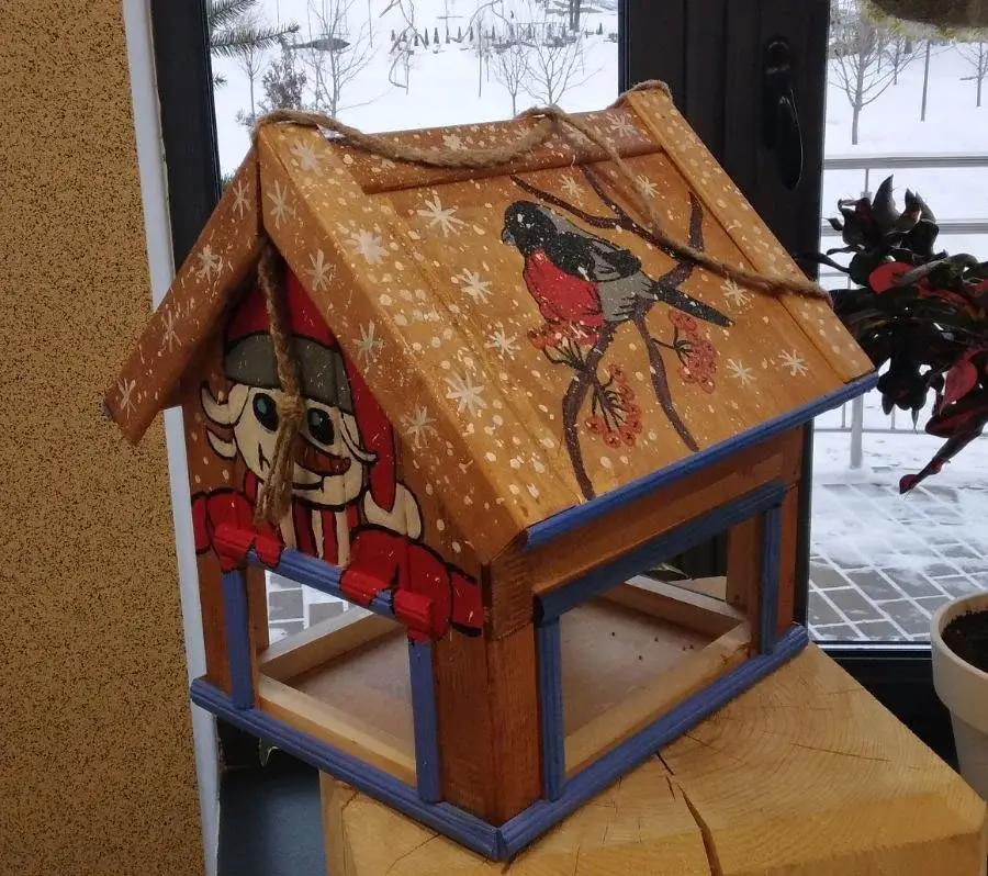 Конкурсная работа. Конкурс кормушек для птиц в парке Подниколья. Могилев декабрь 2022 года.