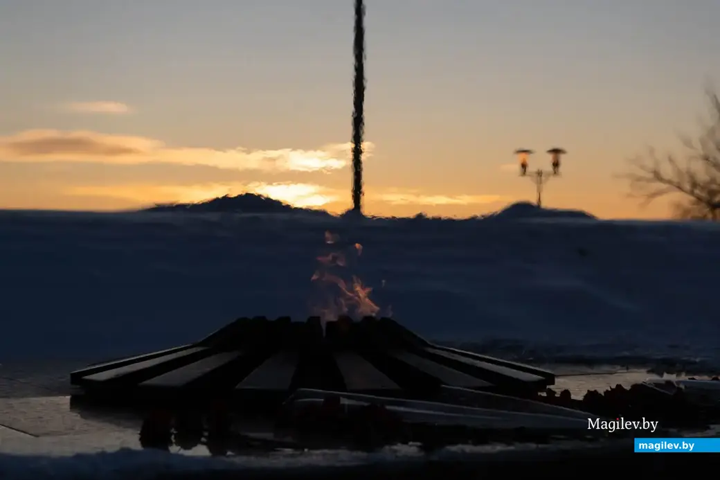 Декабрь 2022 г. Могилев. Закат на площади Славы