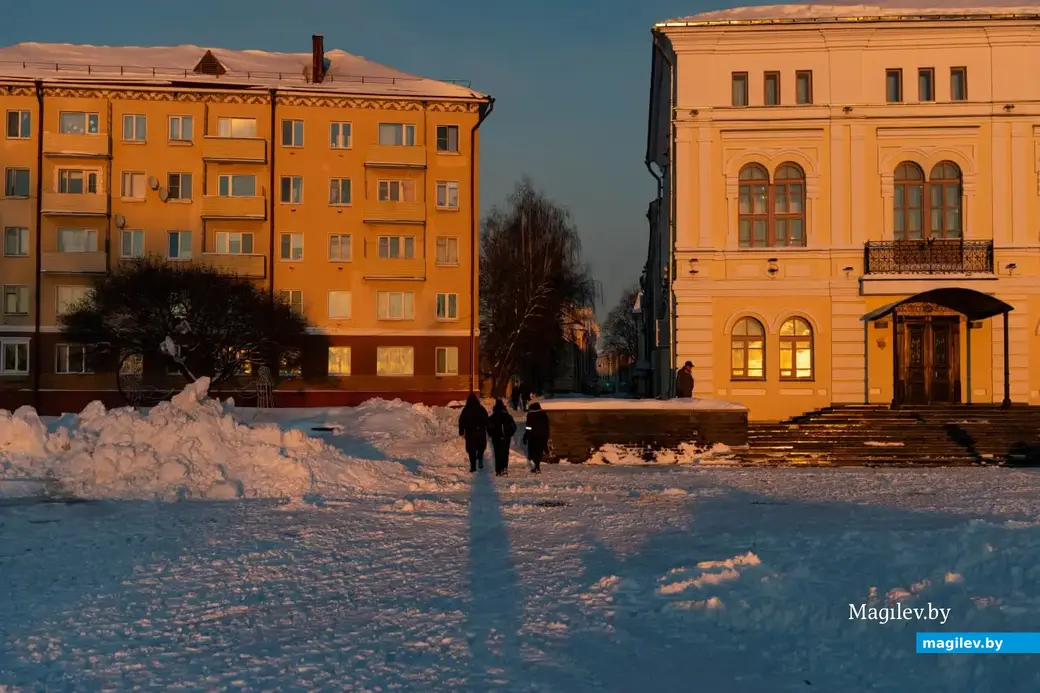 Декабрь 2022 г. Могилев. Закат на площади Славы