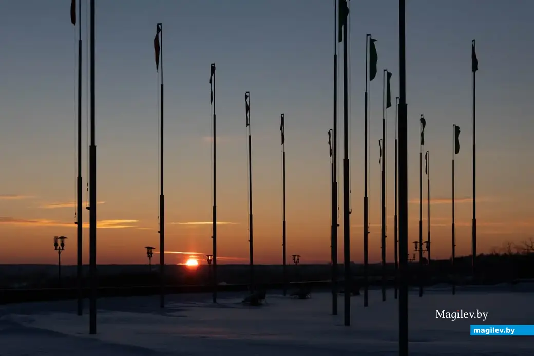 Декабрь 2022 г. Могилев. Закат на площади Славы