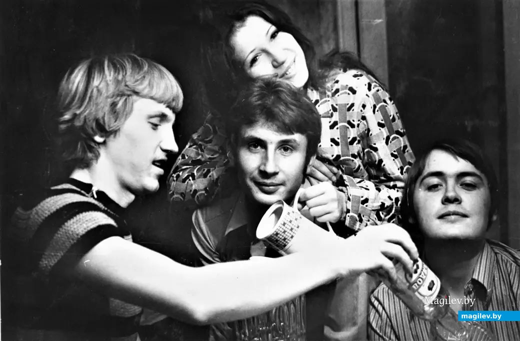 В гостях у Андрея Самойлова (слева). Могилев, 1974 год.
