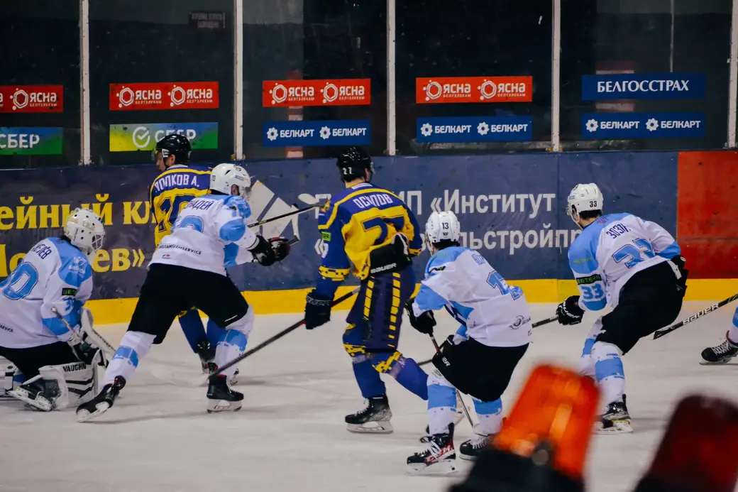 20.12.2022 состоялась первая встреча в двухматчевой серии между могилевскими хоккеистами и «Динамо Молодечно». Команды сыграли между собой 20-го декабря в рамках