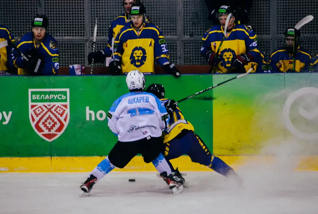 20.12.2022 состоялась первая встреча в двухматчевой серии между могилевскими хоккеистами и «Динамо Молодечно». Команды сыграли между собой 20-го декабря в рамках