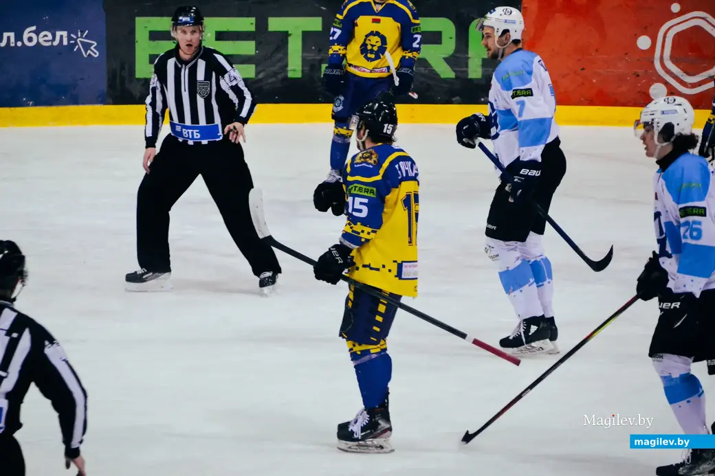 20.12.2022 состоялась первая встреча в двухматчевой серии между могилевскими хоккеистами и «Динамо Молодечно». Команды сыграли между собой 20-го декабря в рамках