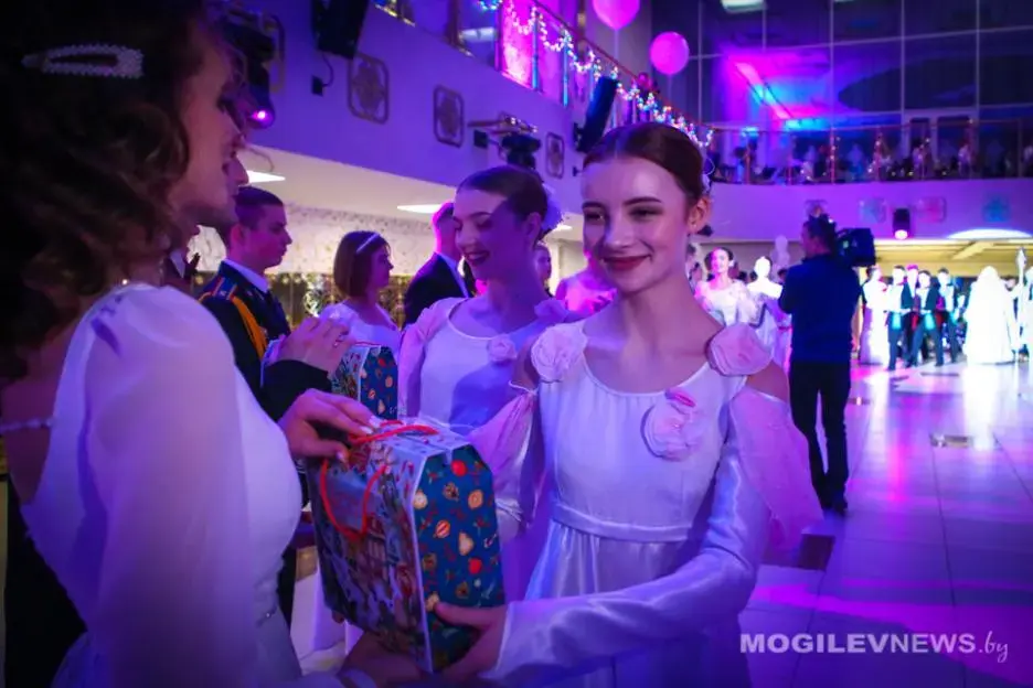 Новогодний областной бал для талантливой молодежи прошел во Дворце культуры области в Могилеве. 22.12.2022 г. Фото: Mogilevnews.by