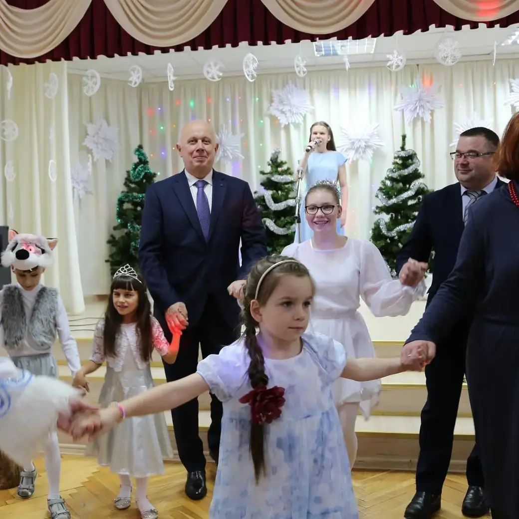 Вице-премьер Анатолий Сивак побывал в Шкловской спецшколе-интернате. Шклов, Могилевская область, 23.12.2022 г. Фото: shklovinfo.by