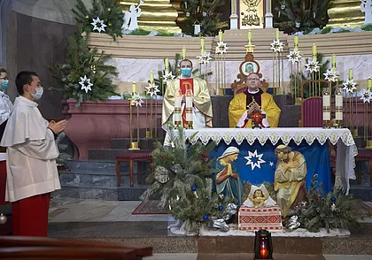 Віншаванне на Божае Нараджэнне ад біскупа Аляксандра Яшэўскага. Расклад Святых Імшаў