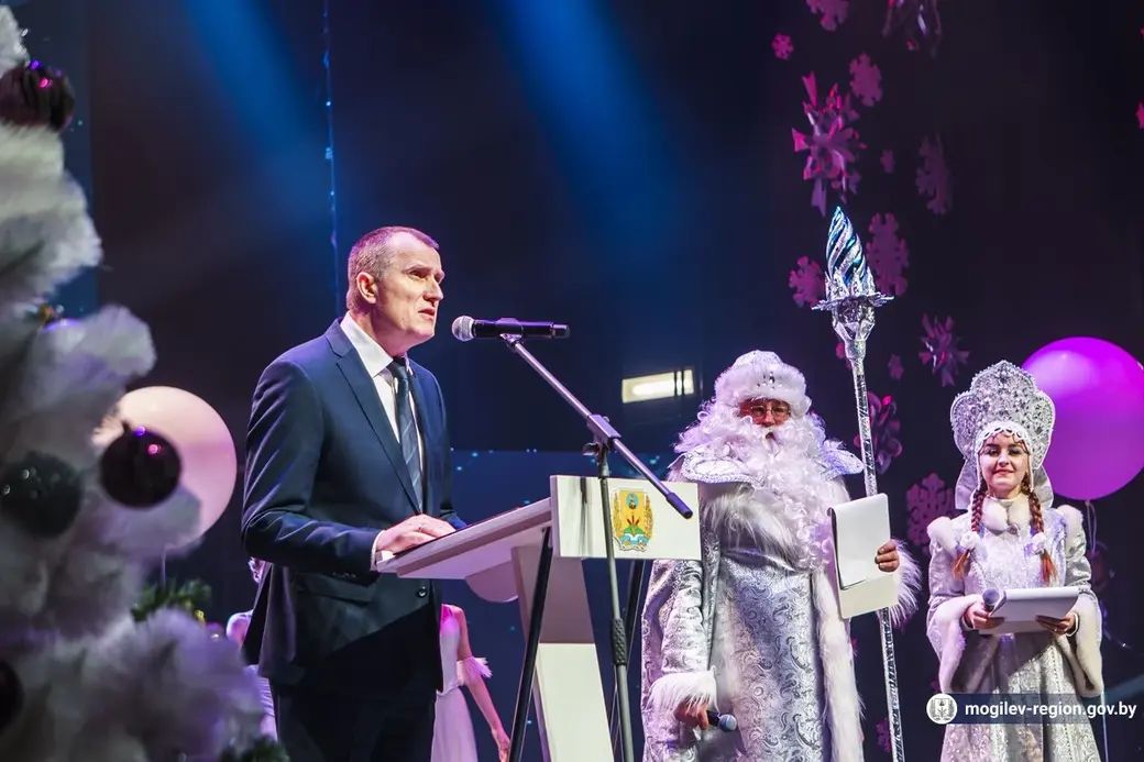 Областная новогодняя елка с участием председателя Могилевского областного исполкома Анатолия Исаченко. Могилев, 28.12.2022 г. Фото: mogilev-region.gov.by