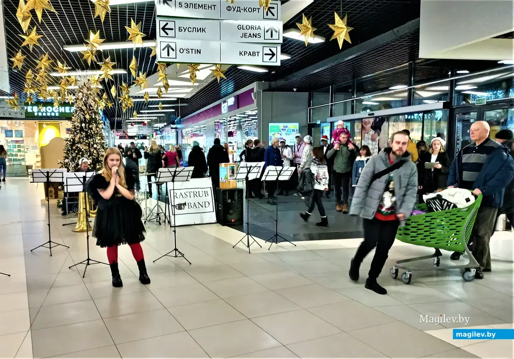 Выступает Анастасия Осмоловская. Могилев, 28.12.2022 года.