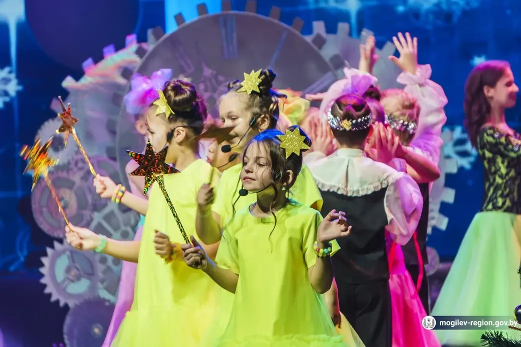 Областная новогодняя елка с участием председателя Могилевского областного исполкома Анатолия Исаченко. Могилев, 28.12.2022 г. Фото: mogilev-region.gov.by