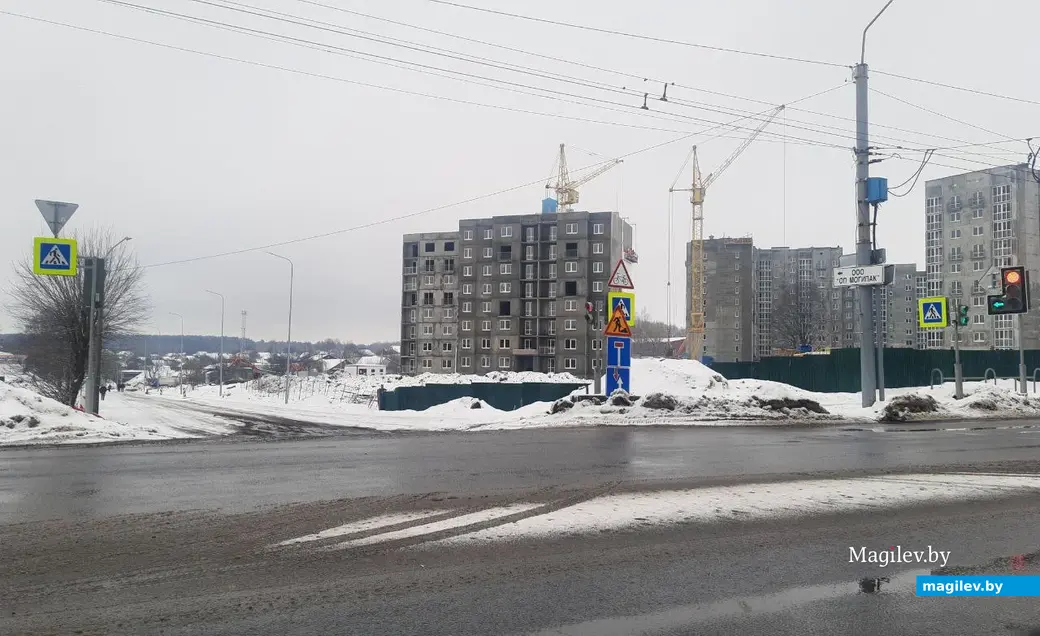 29.12.2022 г. Могилев. Ремонтные работы на дороге на пересечении улиц Первомайской и Витебского тупика всё еще идут