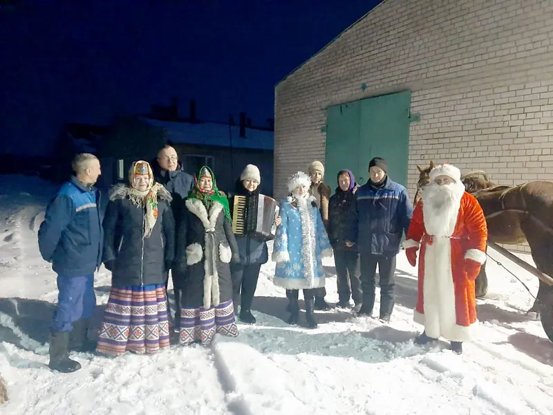 Аграриев Климовичского района поздравили с праздником прямо на рабочих местах. Фото: rodniva.by