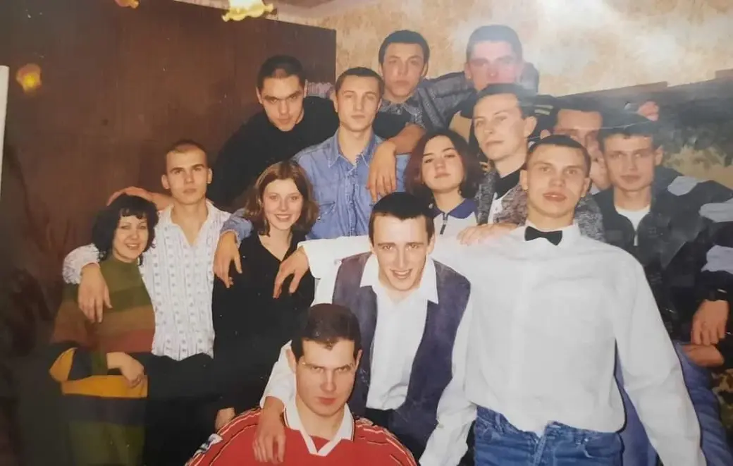 1 января 1999 года друзья как всегда шумной толпой поздравляли Елену с днем рождения