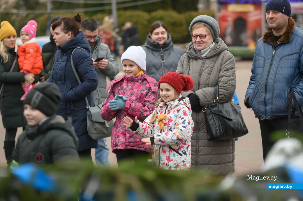 02.01.2023. Бобруйск. Театрализованную программу для детей «Время сказочных затей!» на площади