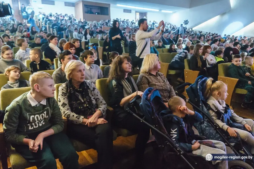 Новогодний благотворительный праздник в Могилевском областном центре творчества. Могилев, 4.01.2023 г. Фото: mogilev-region.gov.by
