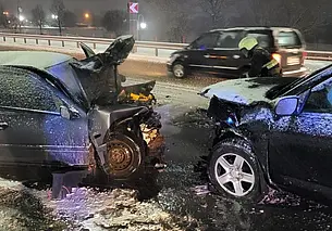 Спасатели извлекли человека специнструментом