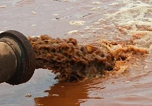 В Дрибинском районе сточные воды из канализации попали в мелиоративный канал и в реку