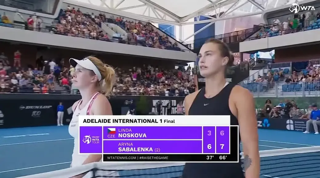 Белорусская теннисистка Арина Соболенко выиграла турнир в Аделаиде. Кадр видео.