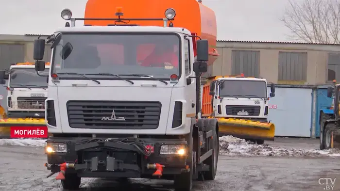 Новая уборочная техника Могилева. Фото телеканал СТВ.