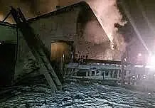 В Осиповичском районе сгорел телятник. Все животные живы, а спасший их сторож пострадал