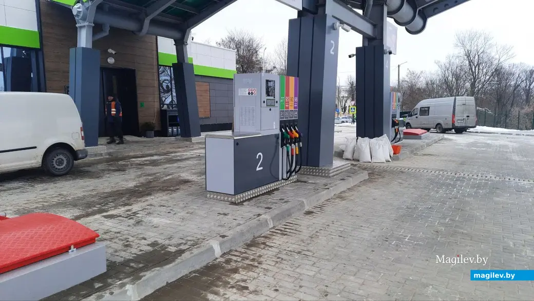 Январь 2023 г. После полугода реконструкции АЗС на Карла Маркса в Могилеве наконец-то открывают